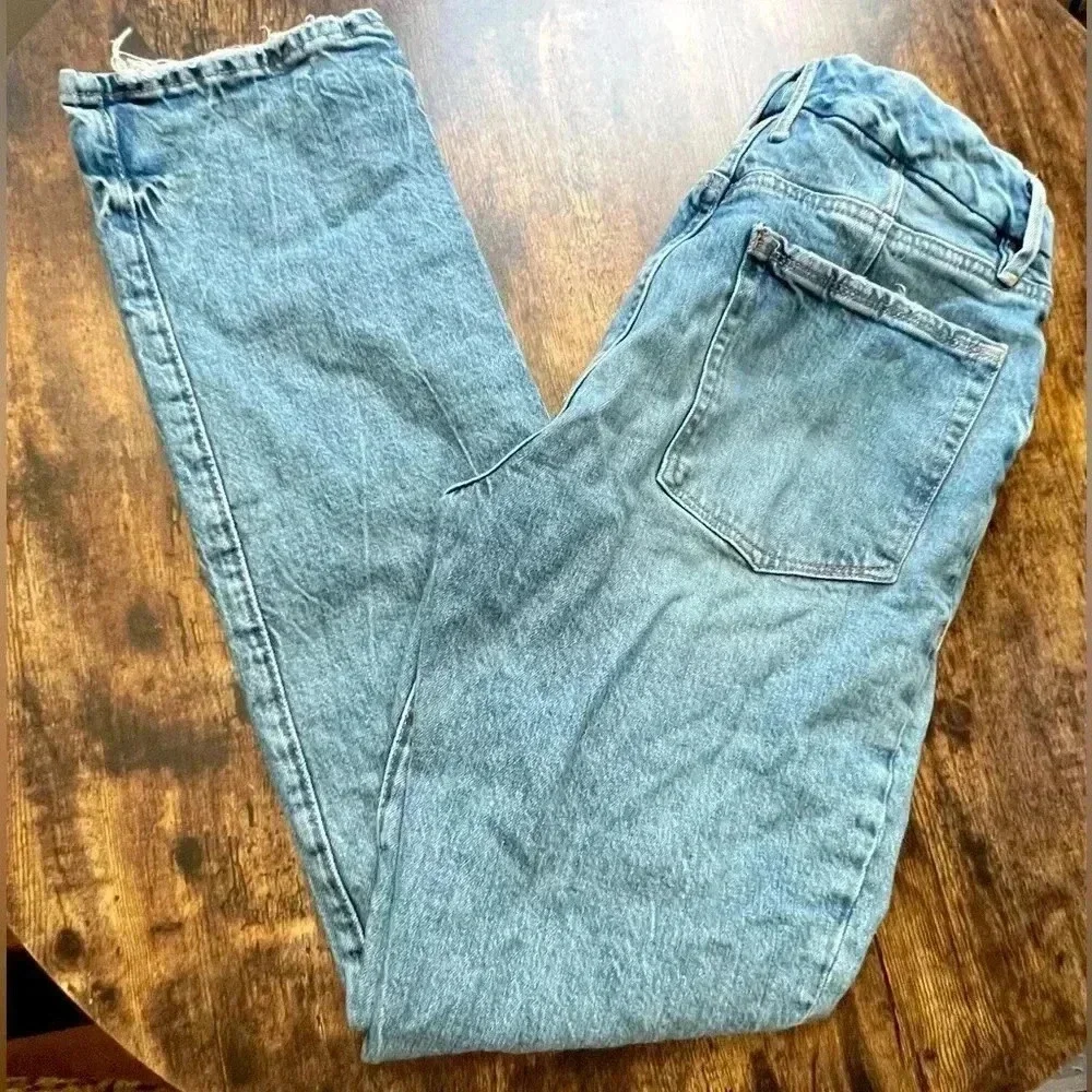 GOOD AMERICAN | women’s high rise distressed jeans. Size: 6/28 - Picture 1 of 15